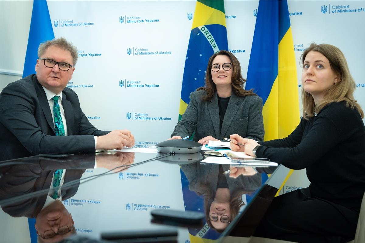Про посилення економічного співробітництва та збільшення товарообігу між країнами йшлося під час відеозустрічі між Першим віцепрем’єр-міністром України – Міністром економіки України Юлією Свириденко та Віцепрезидентом, Міністром розвитку, промисловості, торгівлі та послуг Бразилії Жеральдо Родрігесом Алкімном Фільо.
