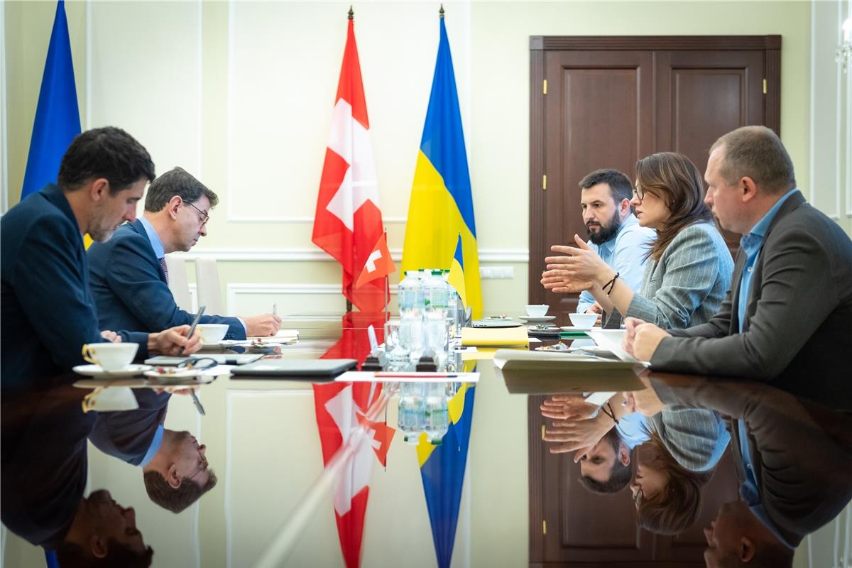 Перший віцепрем’єр-міністр України - Міністр економіки Юлія Свириденко та Надзвичайний і Повноважний Посол Швейцарської Конфедерації в Україні Фелікс Бауманн обговорили питання гумрозмінування та відновлення України.
