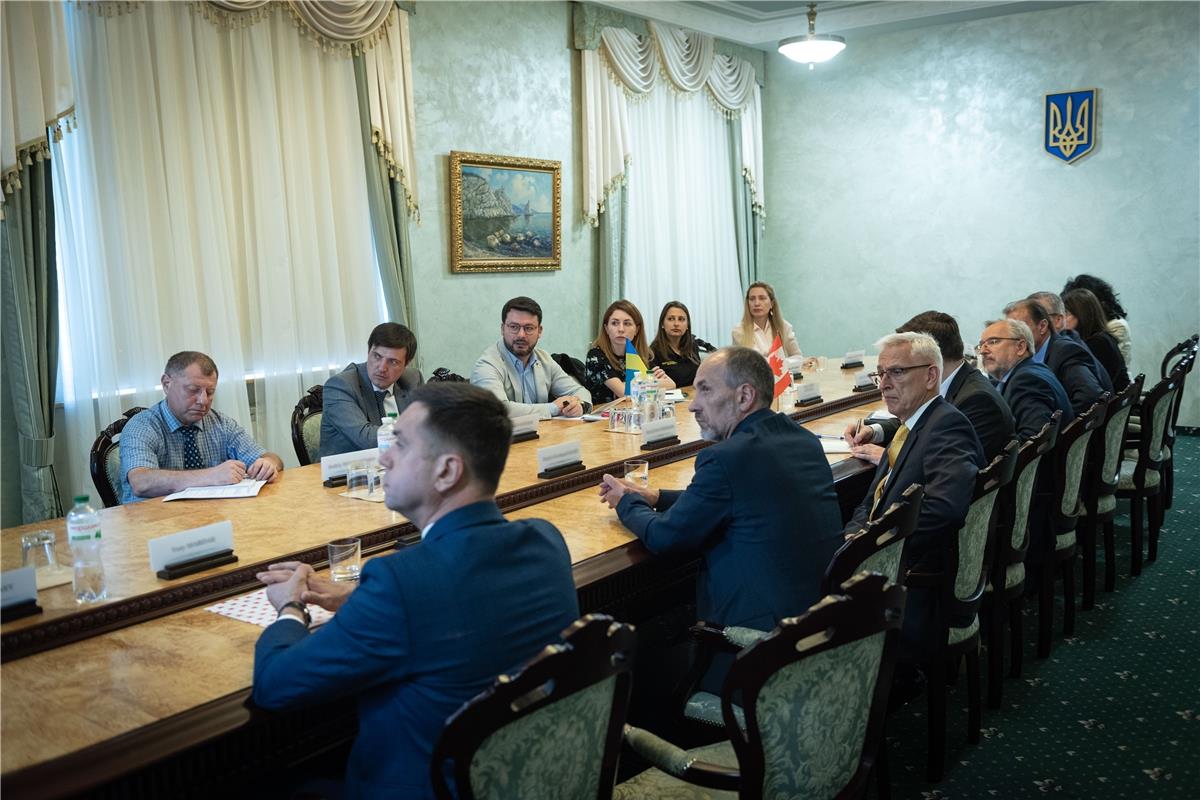 Зустріч урядової делегації з представниками канадського бізнесу.