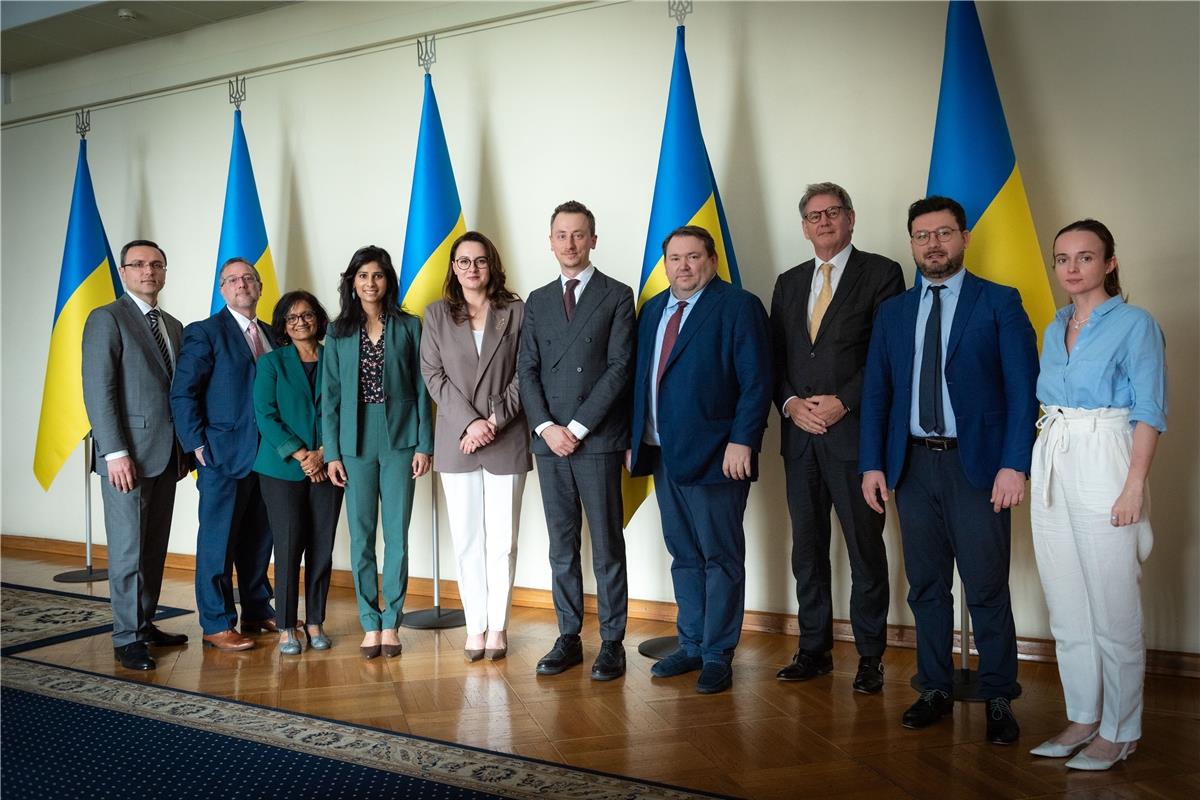 Макроекономічну ситуацію, перебіг реформ, ситуацію на ринку праці та в енергетичній сфері, а також зусилля, які докладає Уряд для відновлення економіки обговорили під час зустрічі Перша Віцепрем’єр-міністерка України – Міністерка економіки України Юлія Свириденко та Перша заступниця Директора-розпорядника Міжнародного валютного фонду Гіта Гопінат.
