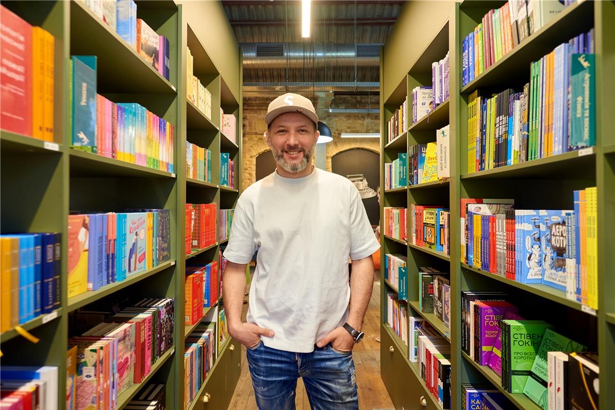 єРобота: В центрі Києва відкрили книгарню