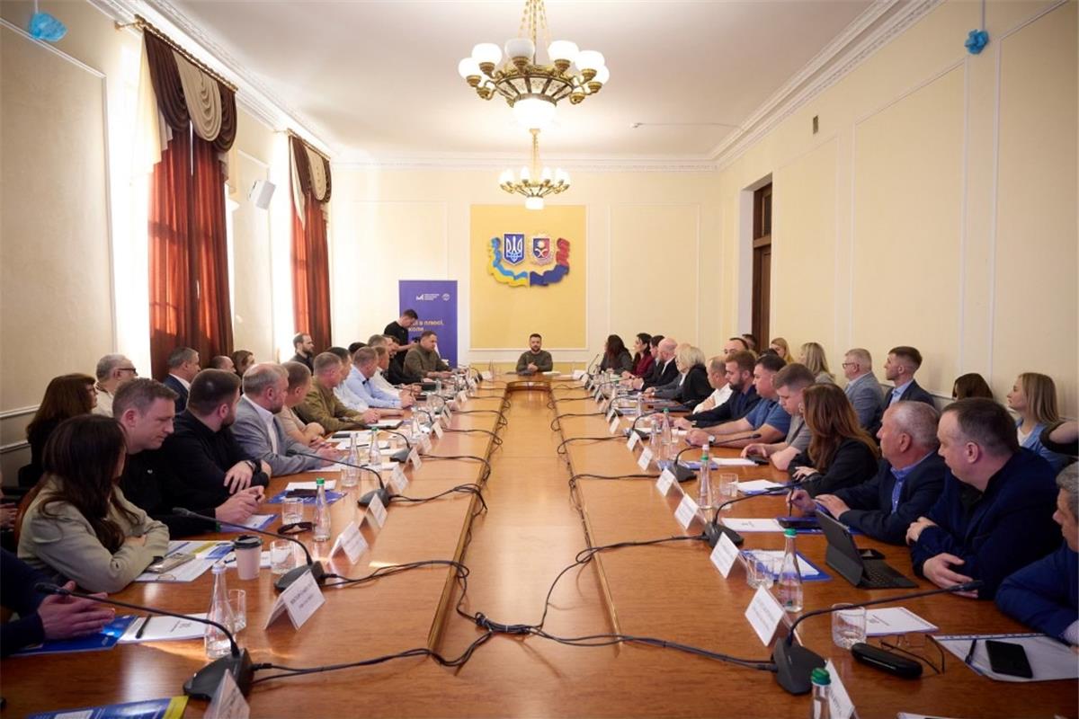 Політика «Зроблено в Україні» презентована у Хмельницькому під час зустрічі з бізнесом, що відбулася під головуванням  Президента України Володимира Зеленського