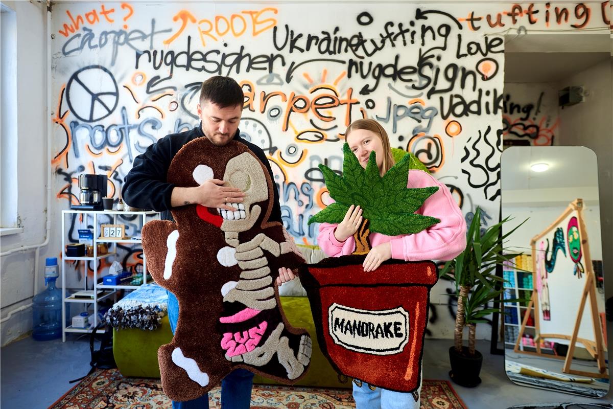 єРобота: Килим від Roots Rugs - це унікальна історія, створена виключно для вас
