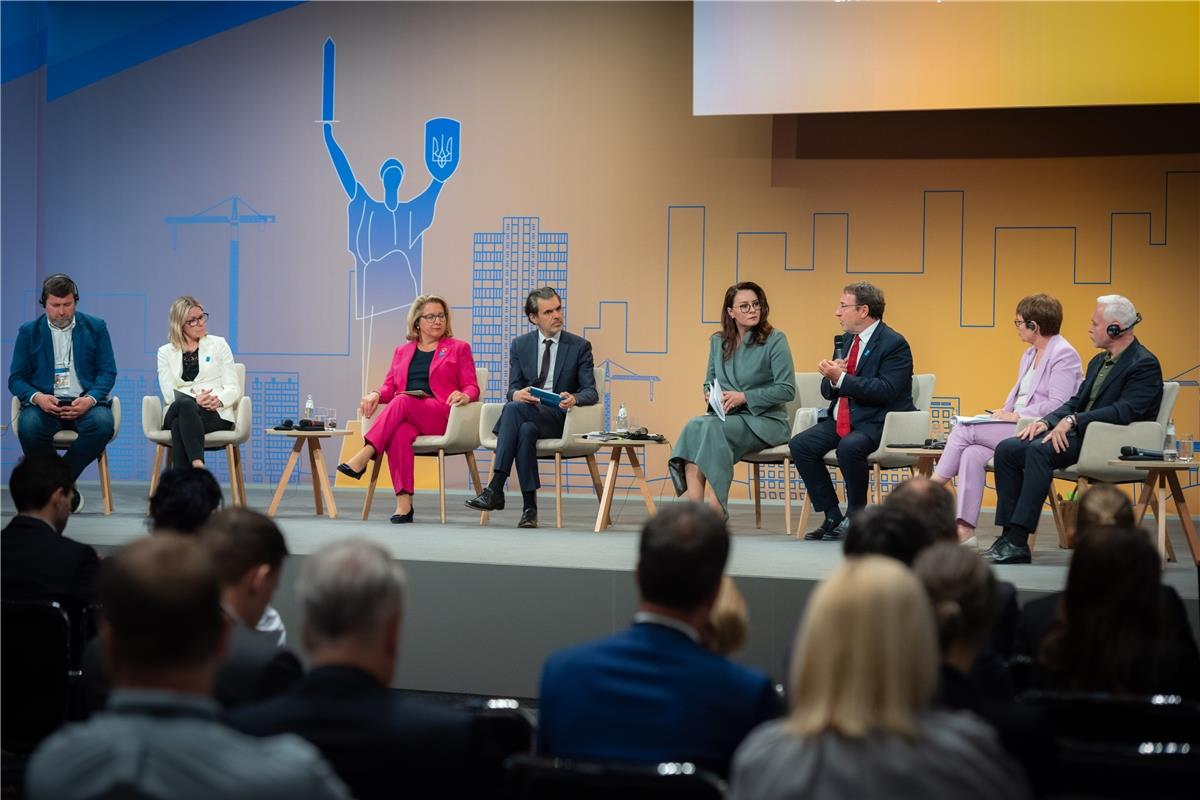 Уряди України та Німеччини й загалом майже 50 країн, донорів, міжнародних партнерів та представників бізнес-спільноти створили Skills Alliance. Оголошення створення альянсу відбулося під час панельної дискусії за участі Першої віцепрем’єр-міністерки - Міністерки економіки України Юлії Свириденко та Федеральної міністерки економічного співробітництва та розвитку Німеччини, Свеньї Шульце на Міжнародній конференції з відновлення України URC-2024 у Берліні.