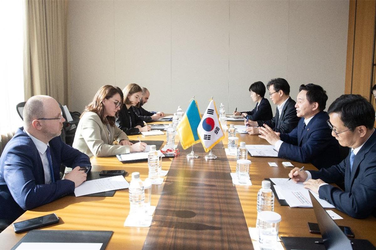 Республіка Корея розглядає збільшення технічної допомоги для гуманітарного розмінування українських земель, - Юлія Свириденко
